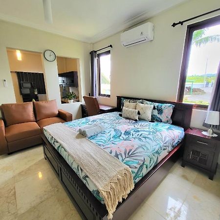 Medewi Manor Aparthotel Airsatang Exterior foto