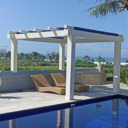 Medewi Manor Aparthotel Airsatang Exterior foto