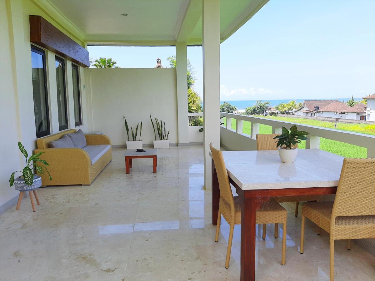Medewi Manor Aparthotel Airsatang Exterior foto