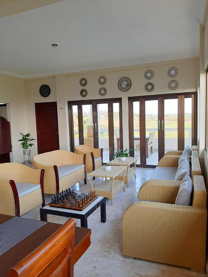 Medewi Manor Aparthotel Airsatang Exterior foto
