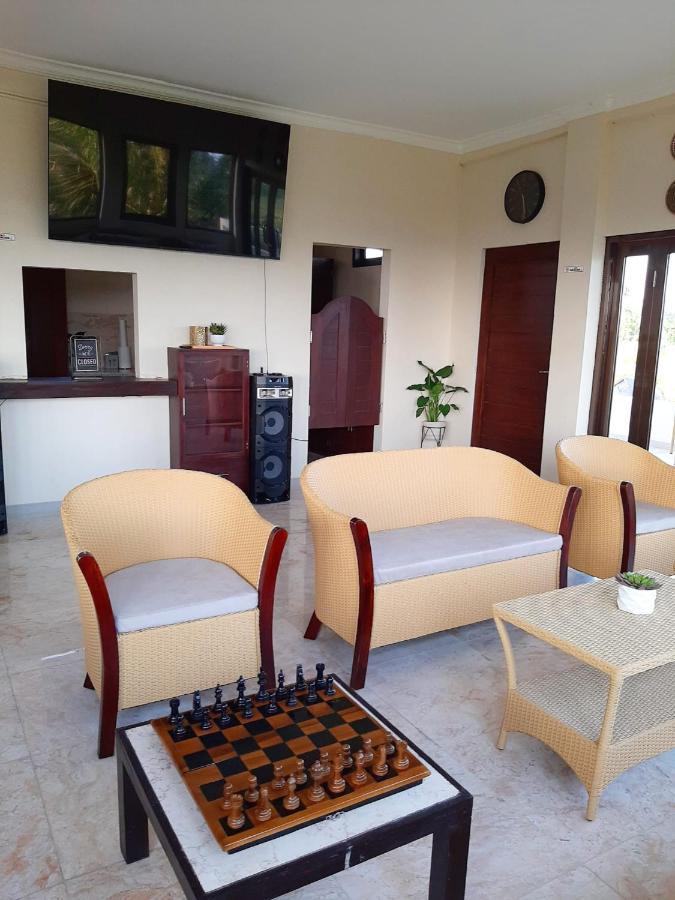 Medewi Manor Aparthotel Airsatang Exterior foto