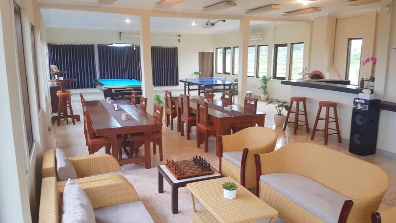 Medewi Manor Aparthotel Airsatang Exterior foto