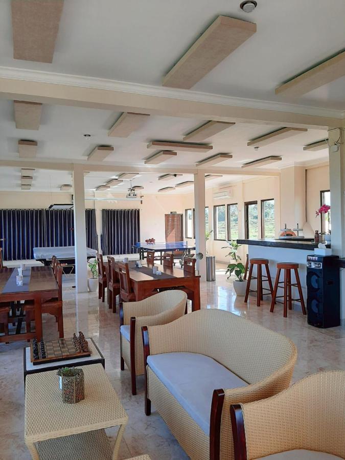 Medewi Manor Aparthotel Airsatang Exterior foto