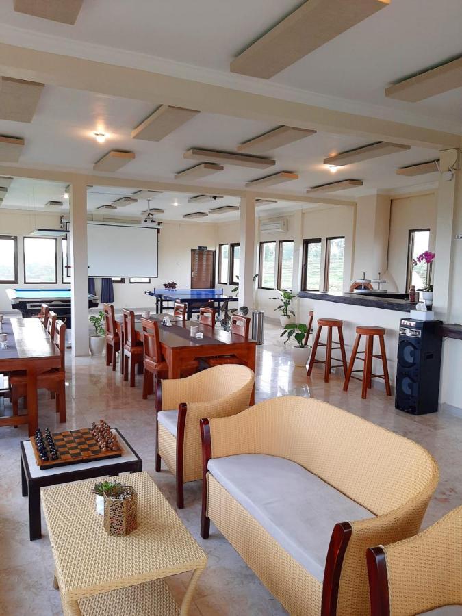 Medewi Manor Aparthotel Airsatang Exterior foto