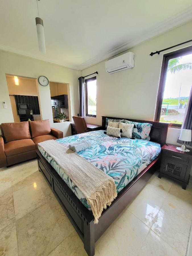 Medewi Manor Aparthotel Airsatang Exterior foto