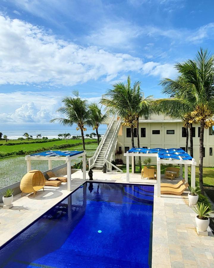 Medewi Manor Aparthotel Airsatang Exterior foto