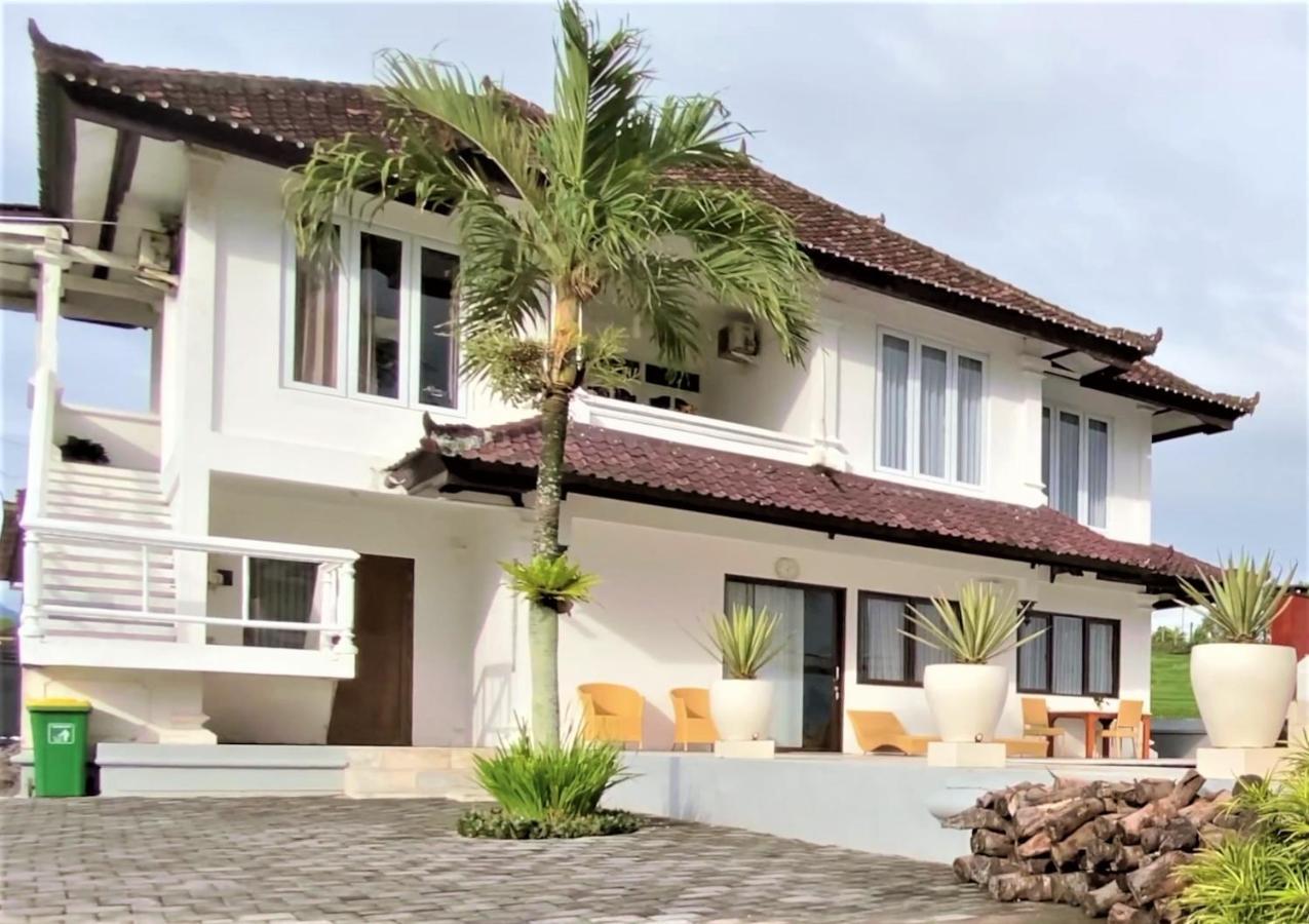 Medewi Manor Aparthotel Airsatang Exterior foto