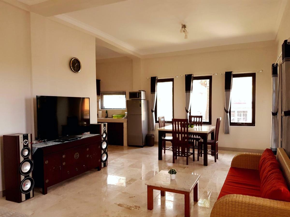 Medewi Manor Aparthotel Airsatang Exterior foto